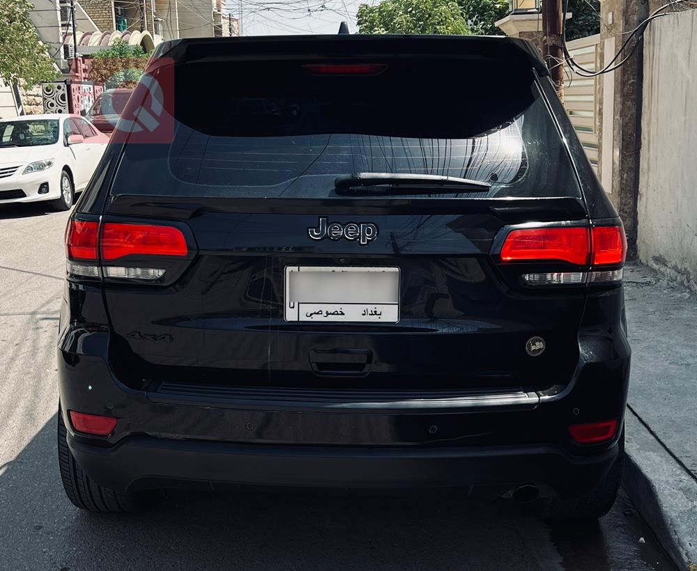 جیپ گراند شیرۆکی